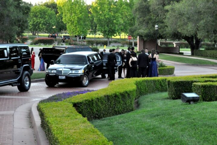 Paramount Limousine Service