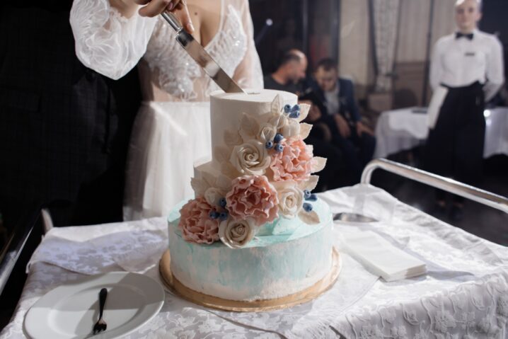 Simma's Bakery - Wedding Cakes and Desserts