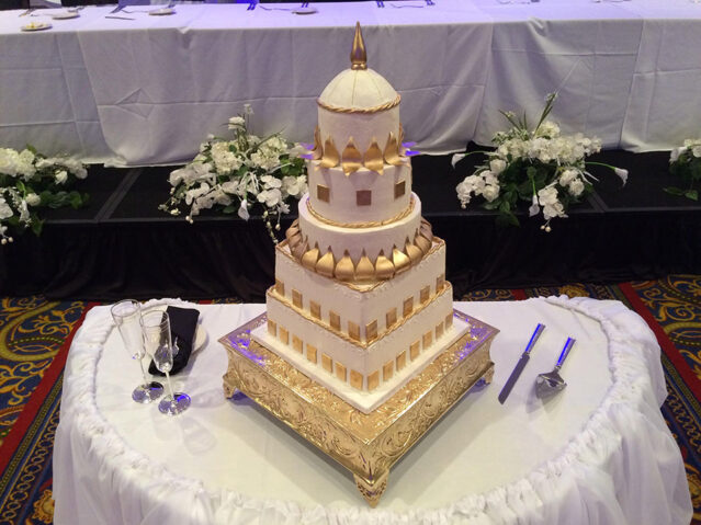 Turkey Muslim Wedding Groom Feeding Cake to Bride Stock Photo - Alamy